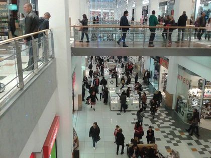 Ексклузивно! Бомба в мол Пловдив! Евакуираха всички, линейки, пожарни и полиция окупираха търговския център! (обновява се)