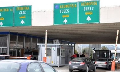 Километрична опашка се изви пред границата за Гърция