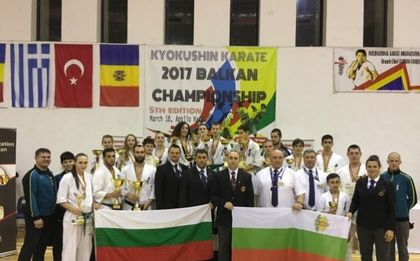 Фурор на българския отбор на Балканското по карате в Румъния
