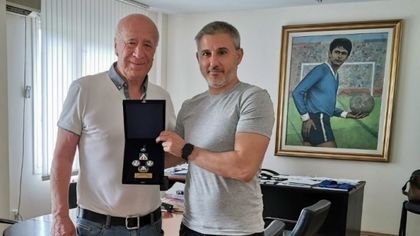 Левски почете Кирил Ивков с плакет