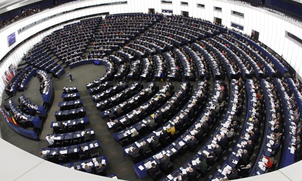 Европарламентът ще блокира безвизовия режим за турците