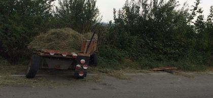 Мерцедес се вряза в каруца до Пловдив, възрастен мъж е в болница