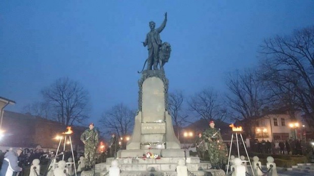 Карлово почете паметта на Апостола