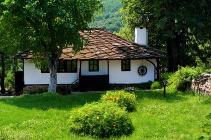 10 невероятно красиви български села, които трябва да посетите