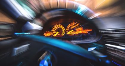 Десислав от Варна се държа хулигански на пътя с BMW-то си, сега съдът ще решава как да го накаже