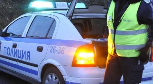 Пиян без книжка пробва да подкупи полицаи