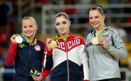 Мустафина защити титлата си на смесена успоредка
