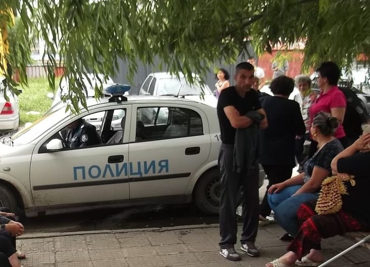 Поредно безчинство! Двама роми потрошиха от бой непълнолетно българче във Видинско!