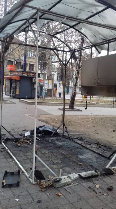 Пазарджик: Павилион за храни и напитки е запален в центъра на града