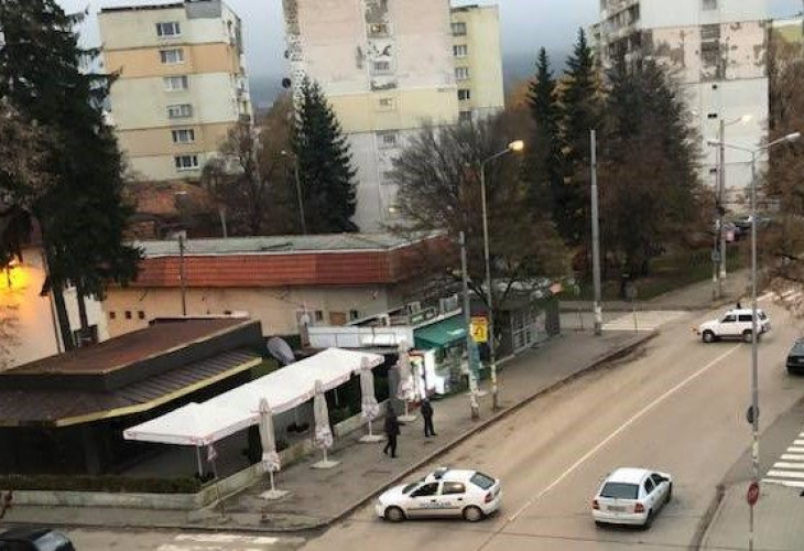Първи версии за мутренското убийството. Перничани се питат замитат ли се следите на банковите обирджии