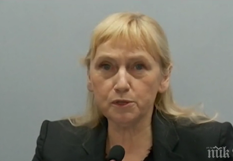 Елена Йончева напира за нов конфликт с Борисов, атакува го в парламента