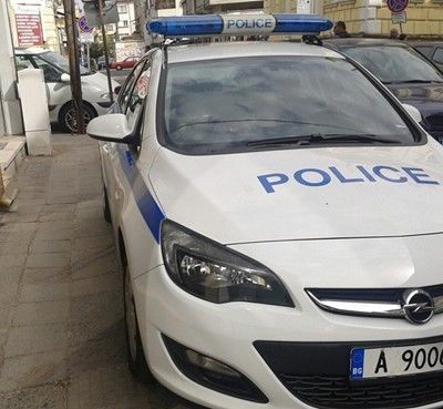 Момче и момиче на 12 г. и 10 г. обраха къща в Сливенско
