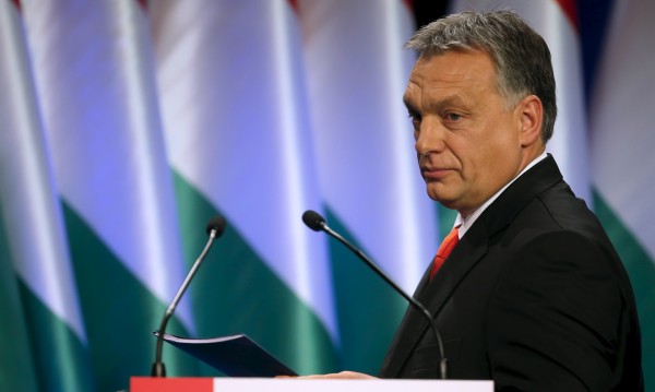 Унгария прави референдум срещу бежанците