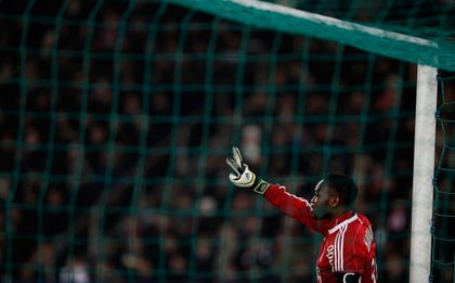 Астън Вила пожела вратаря на Олимпик Марсилия