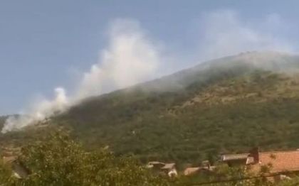 Пожар над Марково, местните жители се включиха да помагат