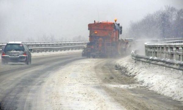 Вижте къде са проблемните пътища в Пловдивско, внимавайте да не затънете в преспите