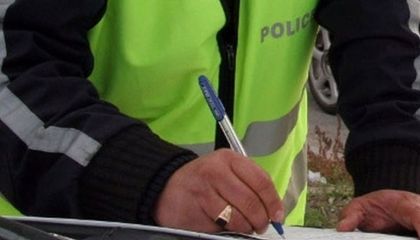 Хванаха шофьор с нерегистриран автомобил във Ветово