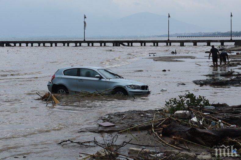 Воден ад в Гърция! Пороите отнесоха пътища, в Атина е кошмар (ВИДЕО)