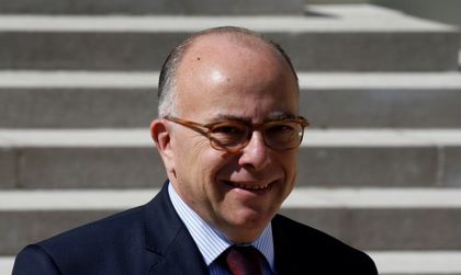Френското правителство подаде оставка