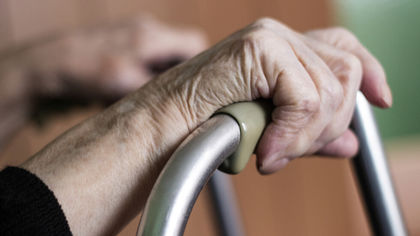 102-годишна жена е заподозряна за убийството на 92-годишния си съсед