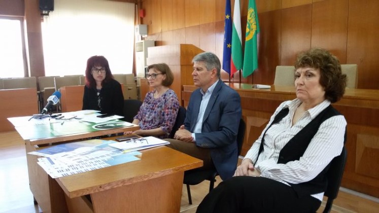 Шумен: Зрелостници от 13 училища ще бъдат наградени от кмета на града Любомир Христов