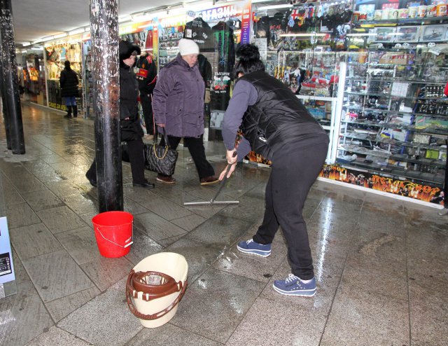 Подлезът на гарата пак протече
