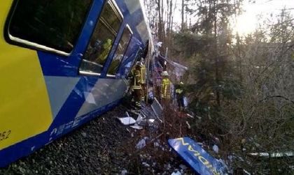 Над 100 ранени при челен сблъсък на влакове в Германия