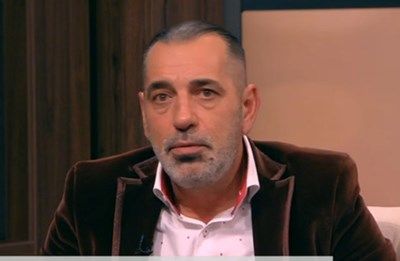 Адвокат по делото 