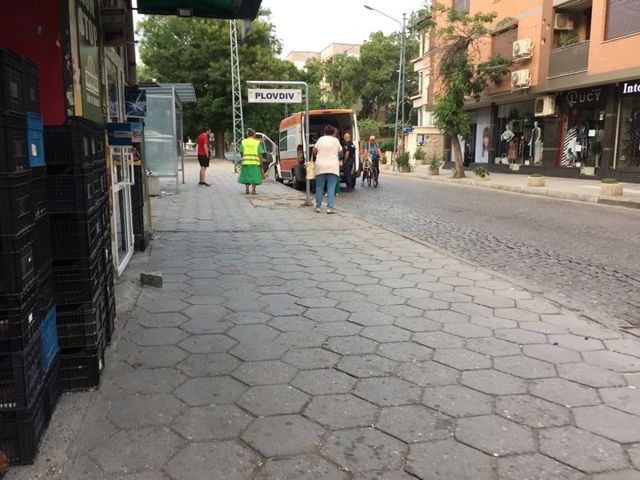 Тойота отнесе възрастна жена в Пловдив, пострадалата е със счупена тазобедрена кост