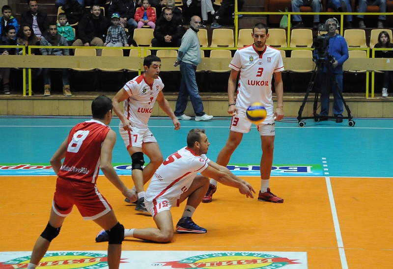 Спорт: България победи Канада с 3:1 гейма в Лигата на нациите