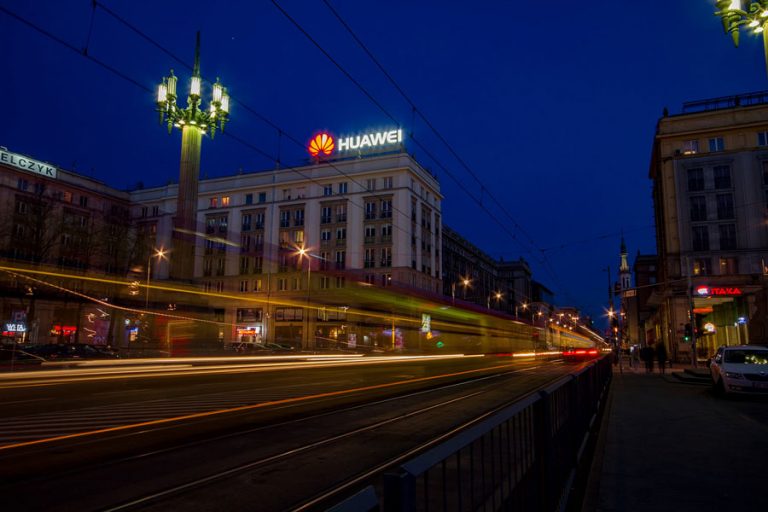 Huawei уволни служителя, който бе арестуван в Полша по подозрения в шпионаж