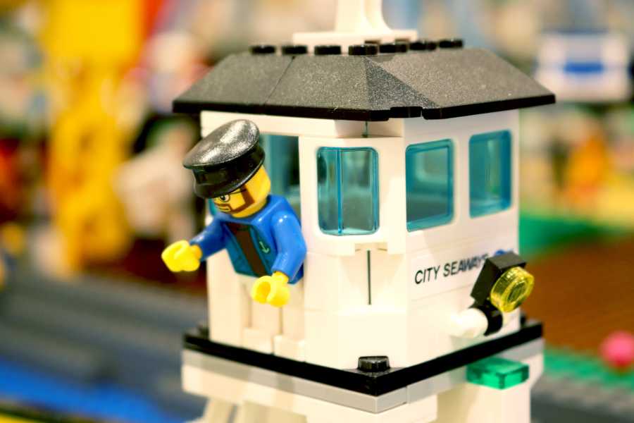 Голямо LEGO изложение започна в София
