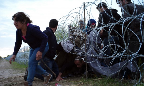 ЕС докладва: Какво е свършено за мигрантската
криза?
