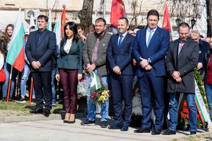 Благоевград: С богата празнична в Петрич бяха отбелязани 141 години от Освобождението на България