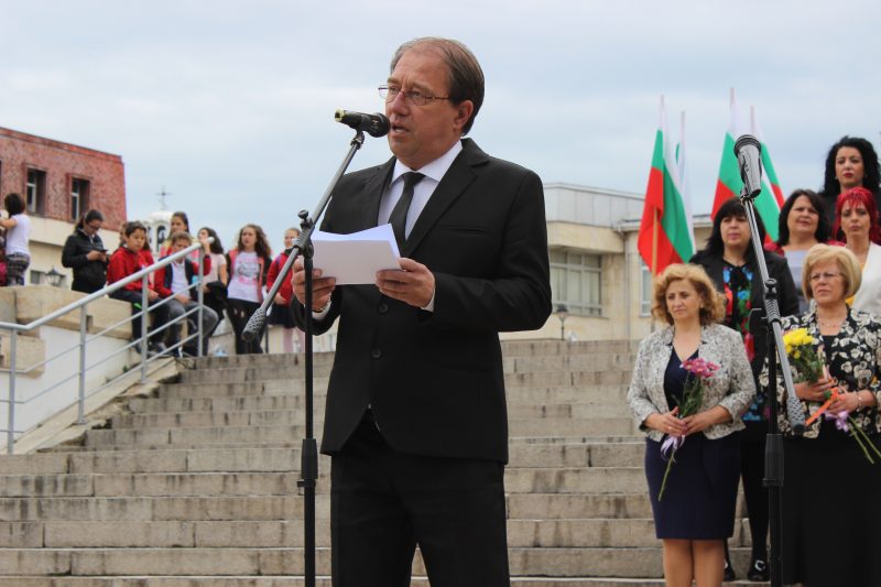 Кметът на Асеновград д-р Емил Караиванов: 24 май е празникът, на който и за миг не допускаме друго чувство, освен духовна сила и самочувствие на достойна нация