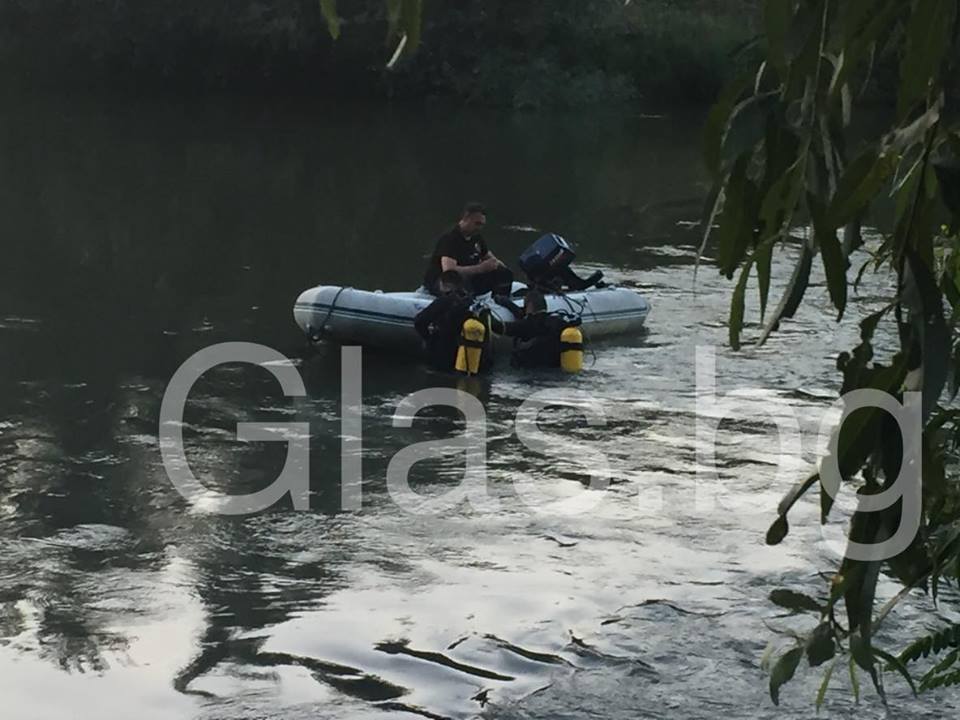 Само в Glas.bg: Вдигат всичките 8 налични водолази в Пловдив в ранни зори, за да търсят Петър