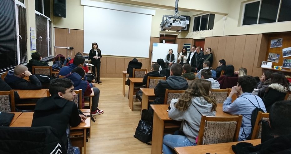 Съдии от Районен съд–Варна с образователни срещи на правни теми с над 350 ученици