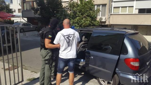 Бопаджии удариха престъпна група за наркотици в Бургас (СНИМКИ)