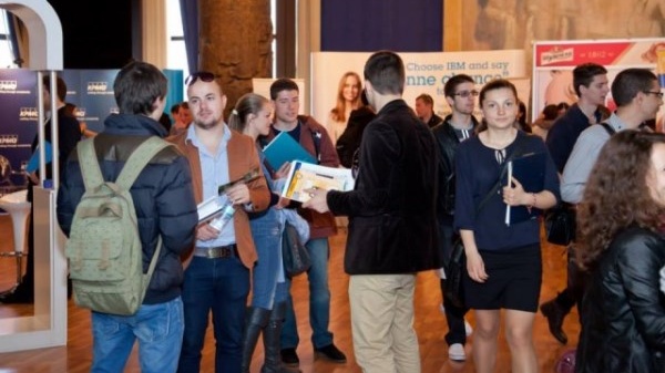 В Пловдив 56 компании предлагат работа и стаж за млади хора