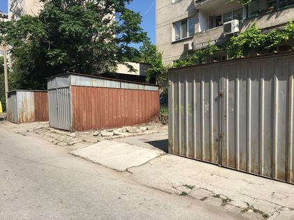 Изграждат 50 нови места за паркиране в центъра на Пловдив, махат гаражи
