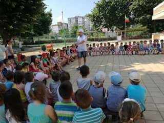 Доктор Здраве разказа за полезните храни на малчуганите от