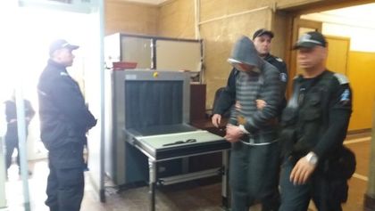 45-годишен мъж е в ареста във Варна за побой над дъщеря си, 14-годишното ще бъде настанено в кризисен център (ОБЗОР)