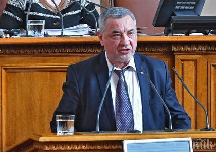 Валери Симеонов с остър коментар към ДПС: Ще минат евроизборите, задават се местни, трябва ли да спре работа парламента