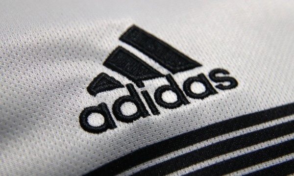Европейският съд отне трите черни ленти на Adidas