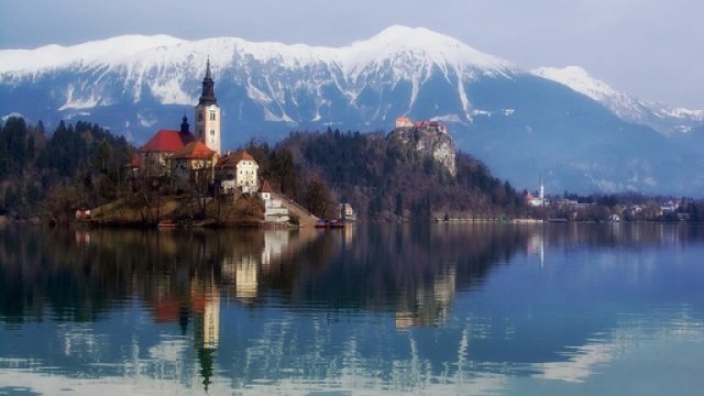 Българите пътуват до една държава само по работа