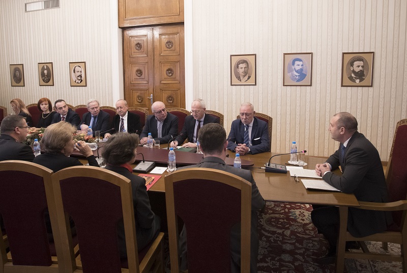 Кръгла маса за ускорен икономически растеж на България ще се проведе под егидата на държавния глава