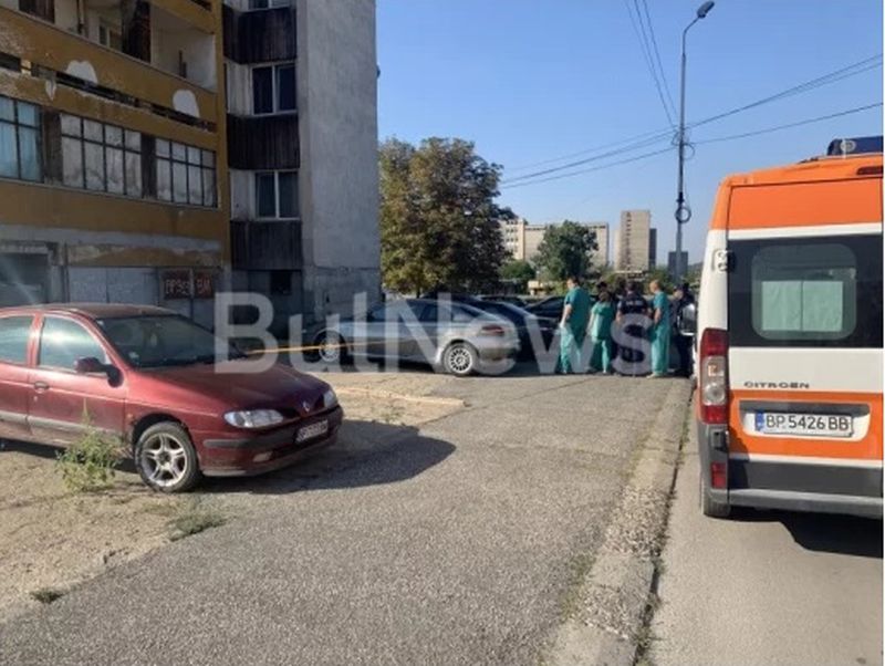 Зловеща смърт! Момиче скочи от висок блок във Враца
