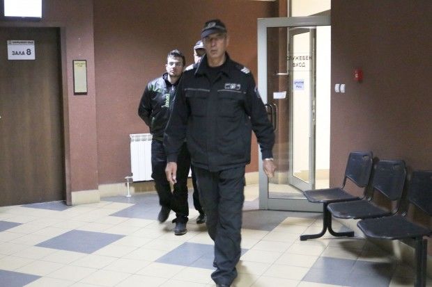 Разкритие: Ученикът, който се опита да убие връстник в Пловдив, се заканвал да напълни някой с олово