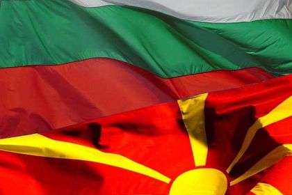 „Фокус“ (Македония): Коментарите на Каракачанов са частни, Кузман Шапкарев пише учебници на македонски