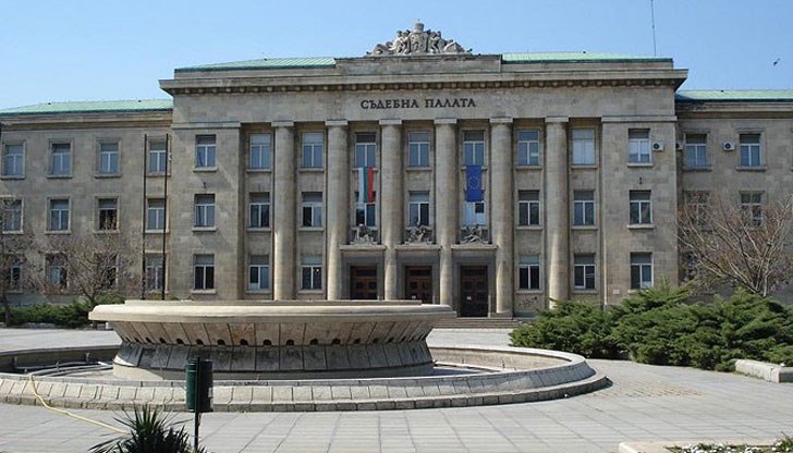 Съдят търговец за продажба на маркови стоки без лиценз
